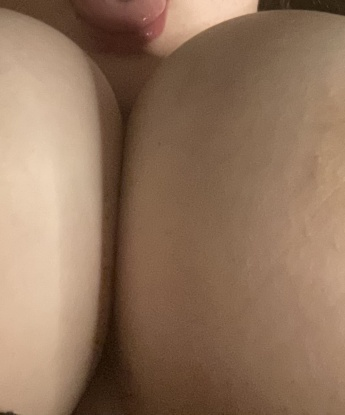 Вместе мы откроем новые грани удовольствия 😏
💋 Мои услуги включают классический и расслабляющий массаж, стриптиз, эротический массаж, оральный секс и умопомрачительный секс в различных позах. Я знаю, как удовлетворить каждого мужчину, сводя пламя страсти к небывалым высотам 🔥
✨ Мои фото настоящие и воплотятся в реальность, как только мы встретимся. Ты не останешься равнодушным к моим нежным прикосновениям и страстному поцелую завязанному к моим губам 😚
📌 Живу в Москве, и могу приехать в любую точку Москвы для нашей интимной встречи, дискретность и конфиденциальность гарантированы.
💕 Возможность провести время со мной - это твой шанс сделать себя счастливым и исполнить свои самые сокровенные фантазии. Выбирай меня и ты не пожалеешь 🌹❤️ Ирина